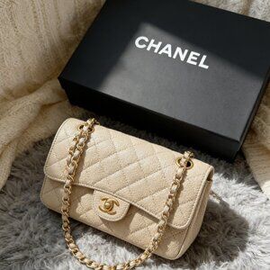 Chanel Classic Flap Medium in Quilted